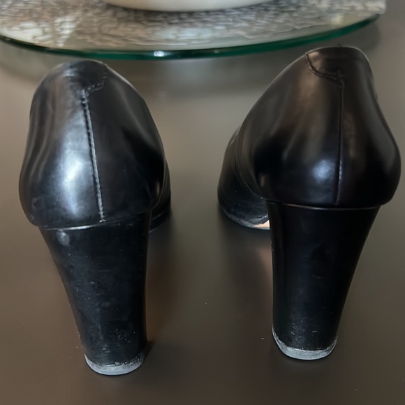 Banana Republic leather block heel pumps 71/2 black - Picture 4 of 9